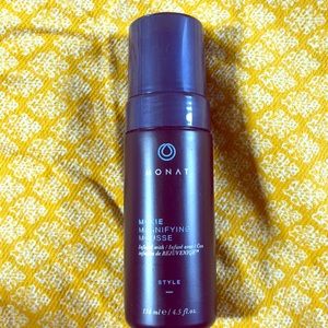 Monat Moxie Magnifying Mousse